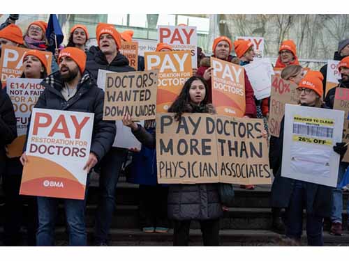 Gydytojai Anglijoje rengia ilgiausią visų laikų JK sveikatos apsaugos sistemos streiką